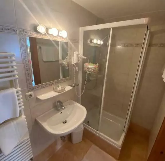 Majatalo Gästehaus Alpina