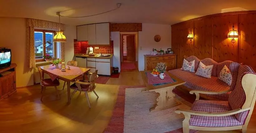 Majatalo Gästehaus Alpina