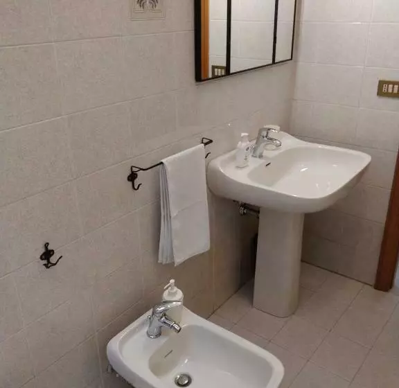 ペンション Isi Guesthouse