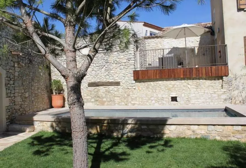 Majatalo Le Village