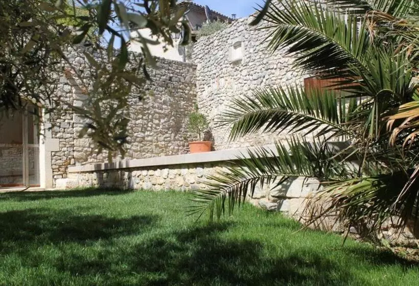 Majatalo Le Village