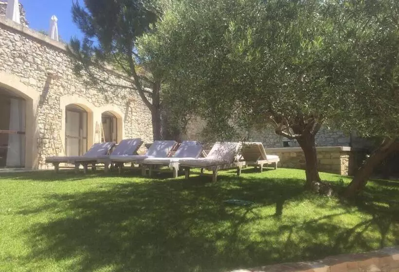 Majatalo Le Village