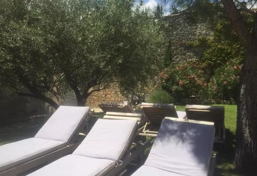 Majatalo Le Village
