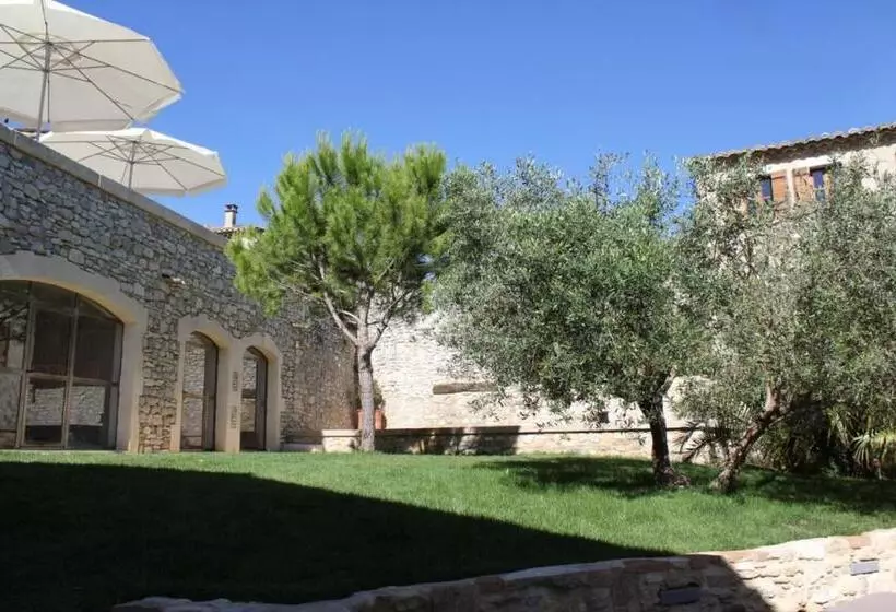 Majatalo Le Village