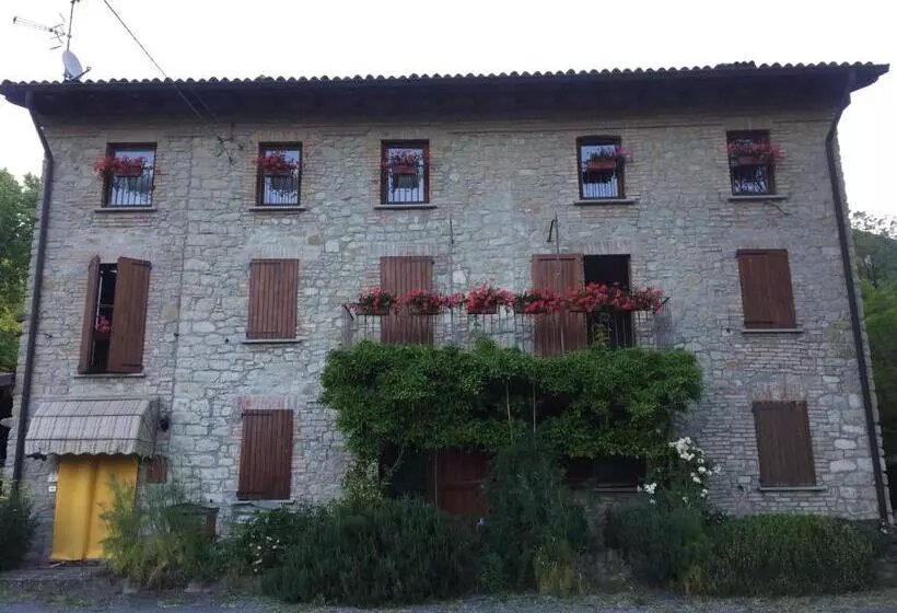 ホテル Agriturismo Spizzirò
