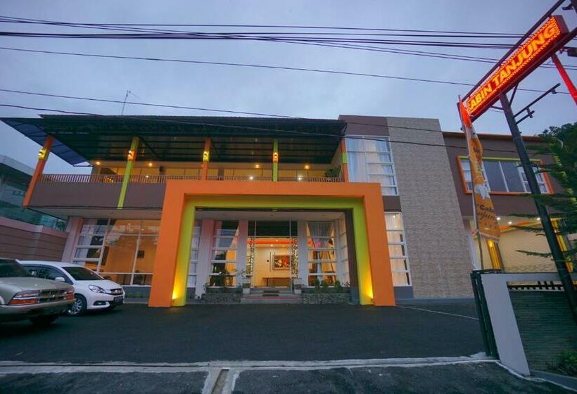 The Cabin Tanjung Hotel Wonosobo