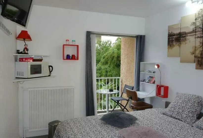 Majatalo Chambre 1 Personne Et Studio 1 Personne Avec Entrée Libre Et Salle De Bain Privée