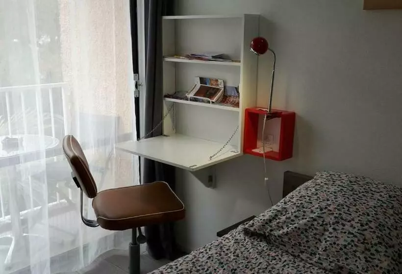 Majatalo Chambre 1 Personne Et Studio 1 Personne Avec Entrée Libre Et Salle De Bain Privée