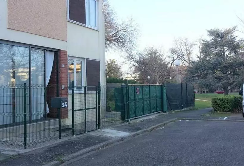 Majatalo Chambre 1 Personne Et Studio 1 Personne Avec Entrée Libre Et Salle De Bain Privée