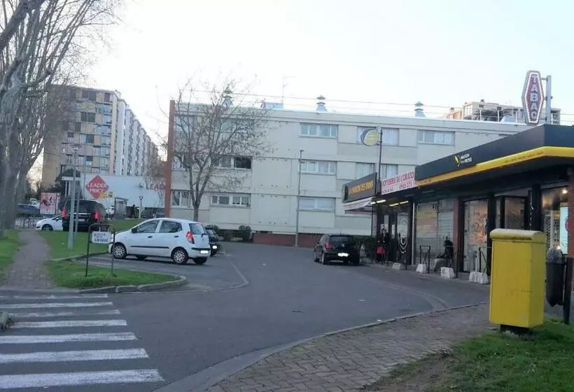 Majatalo Chambre 1 Personne Et Studio 1 Personne Avec Entrée Libre Et Salle De Bain Privée