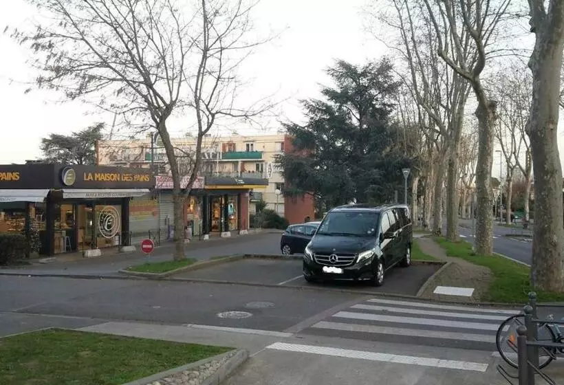 Majatalo Chambre 1 Personne Et Studio 1 Personne Avec Entrée Libre Et Salle De Bain Privée