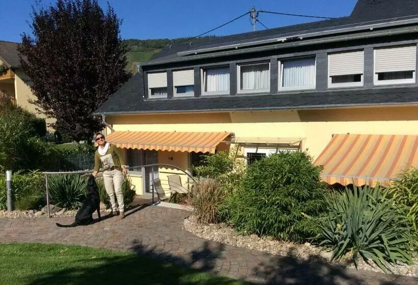 ペンション Ferien Wein Gut Keifer