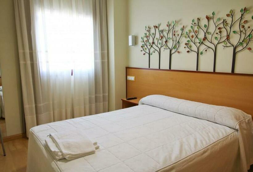 بنسيون Hostal Restaurante Taracena