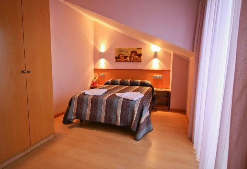 بنسيون Hostal Restaurante Taracena