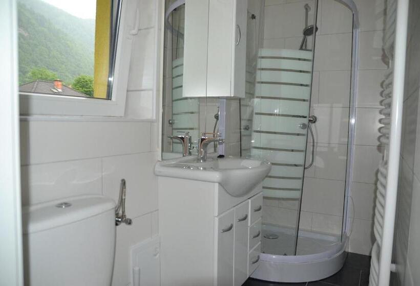 펜션 Seerestaurant & Suiten Hayat