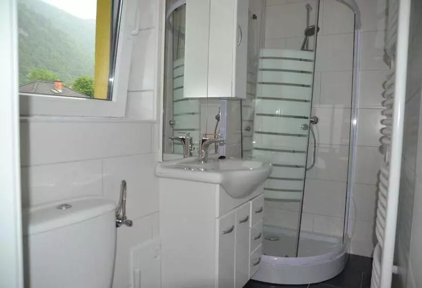 Majatalo Seerestaurant & Suiten Hayat