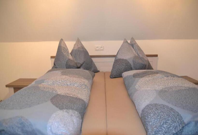 펜션 Seerestaurant & Suiten Hayat