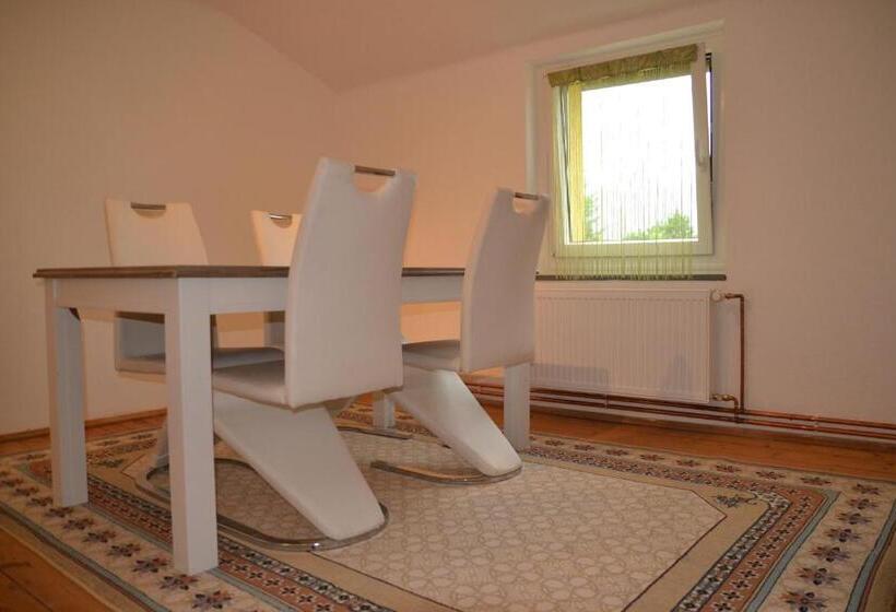 펜션 Seerestaurant & Suiten Hayat