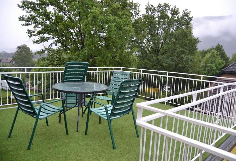 펜션 Seerestaurant & Suiten Hayat