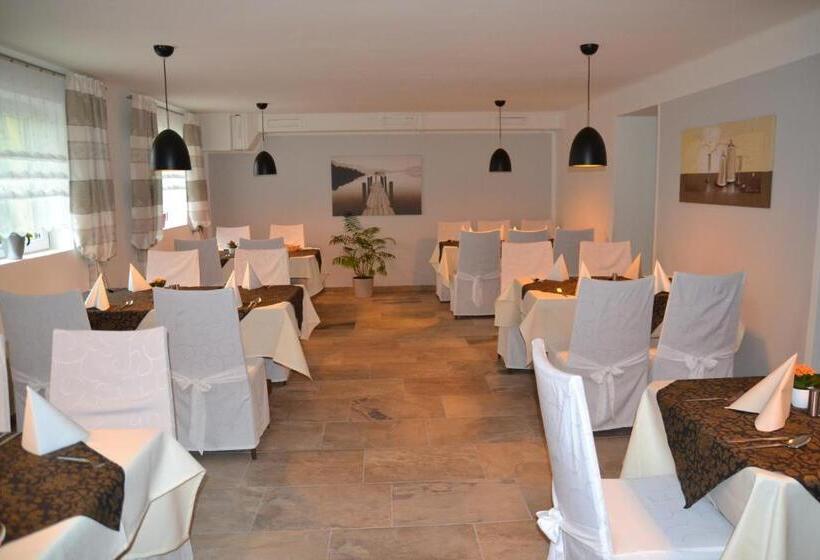 펜션 Seerestaurant & Suiten Hayat