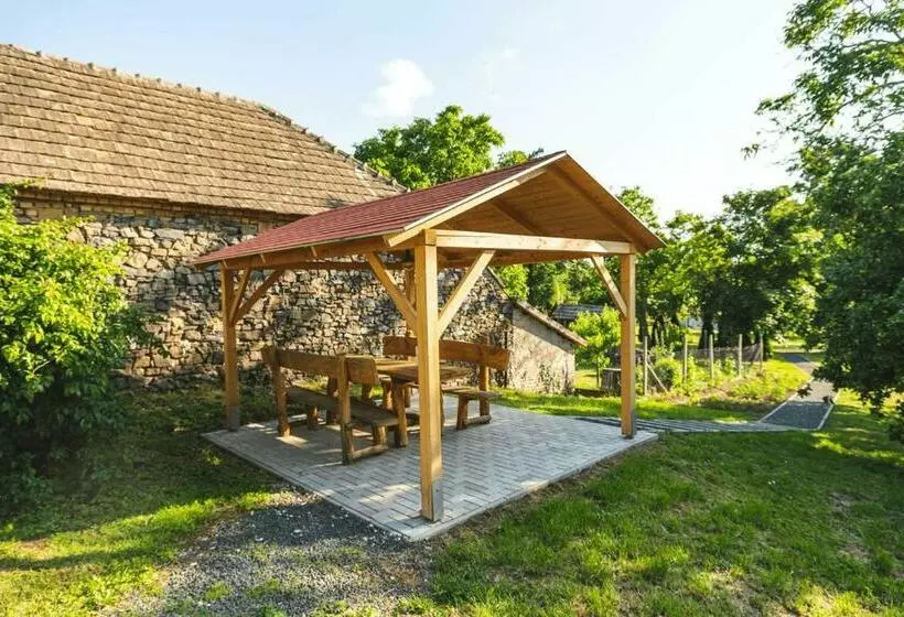 Majatalo Tolnay Kúria és Vendégház