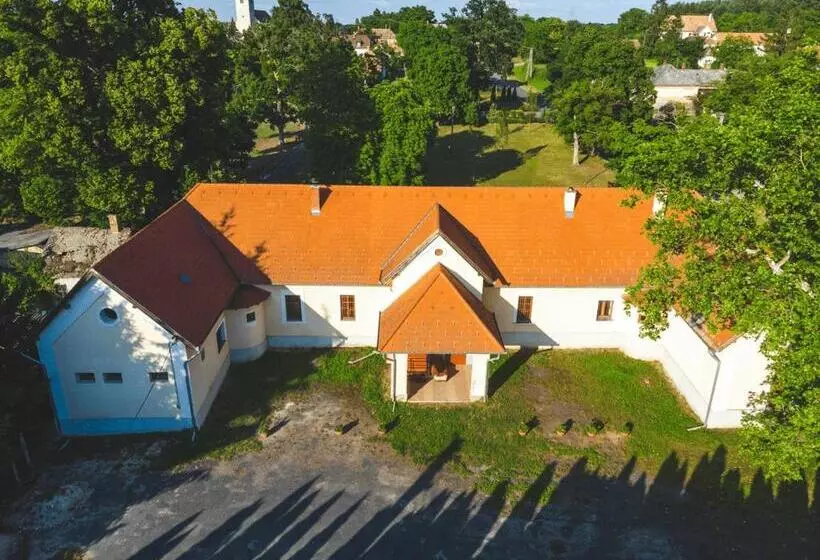 Majatalo Tolnay Kúria és Vendégház