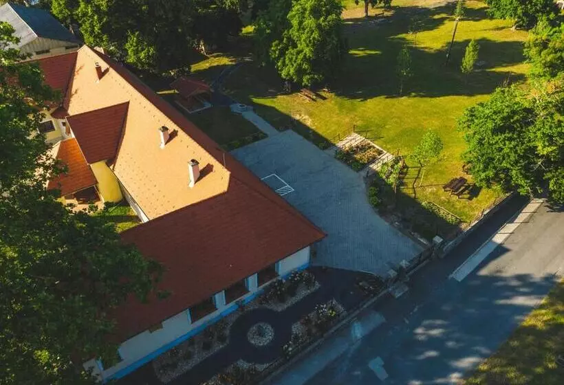Majatalo Tolnay Kúria és Vendégház