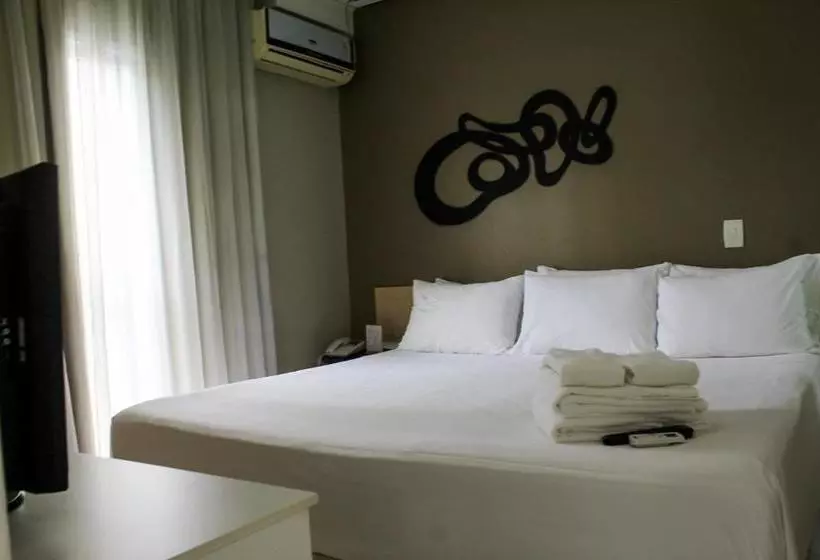 هتل Higienopolis  & Suites