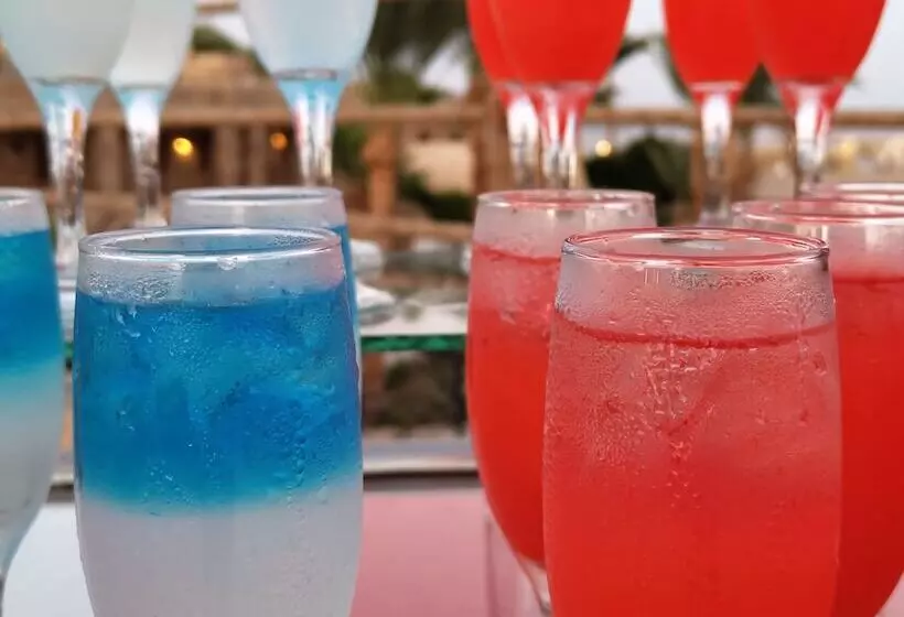 استراحتگاه Utopia Beach Club