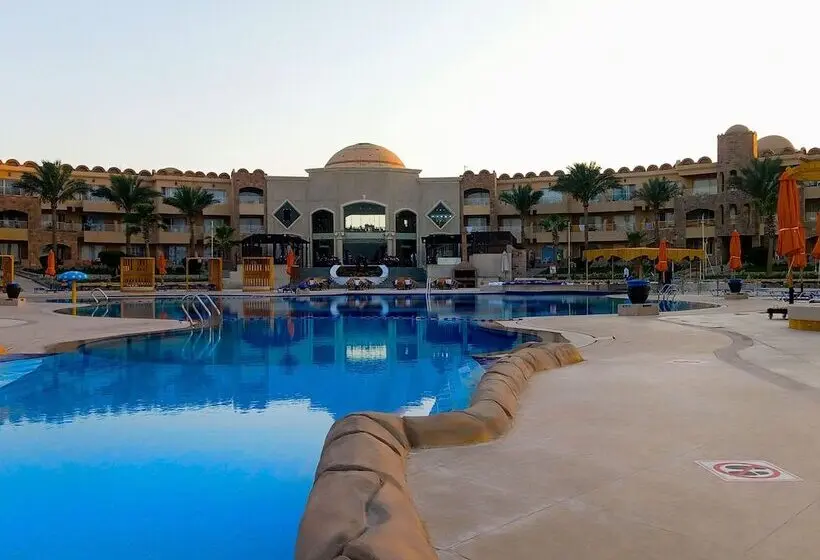 استراحتگاه Utopia Beach Club