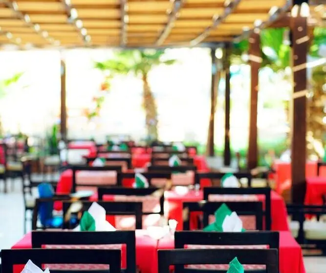 استراحتگاه Utopia Beach Club
