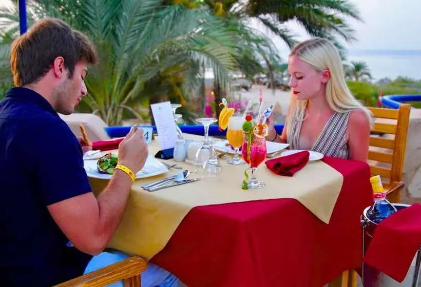 استراحتگاه Utopia Beach Club