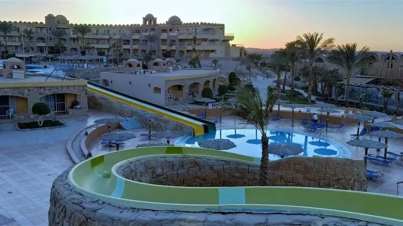 استراحتگاه Utopia Beach Club