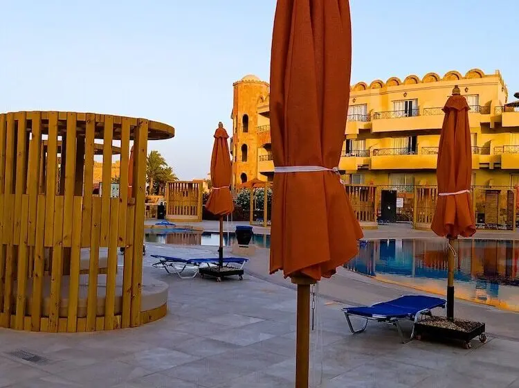 استراحتگاه Utopia Beach Club