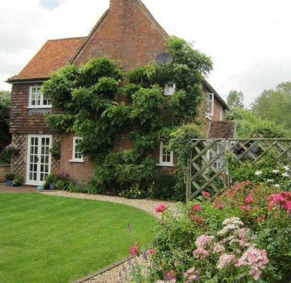 مبيت وإفطار Vine Cottage