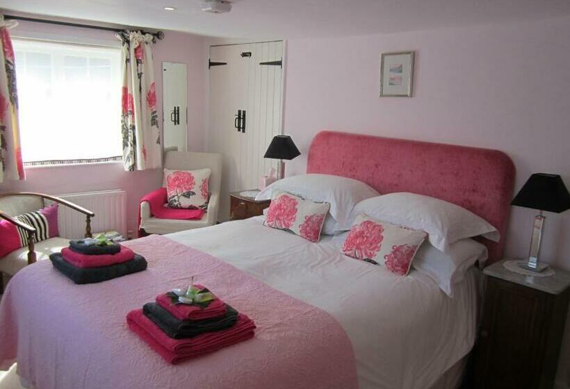 مبيت وإفطار Vine Cottage