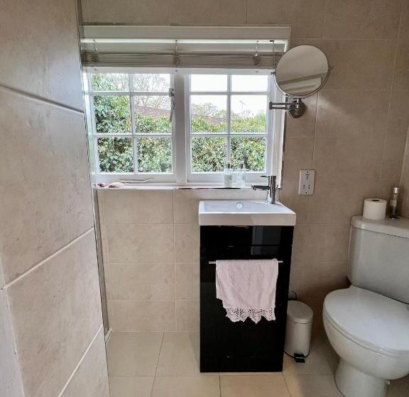 مبيت وإفطار Vine Cottage