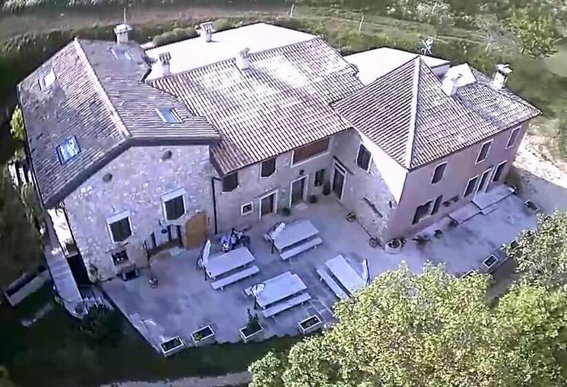 בית מלון כפרי Agriturismo Lusani