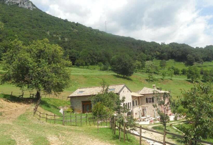 בית מלון כפרי Agriturismo Lusani