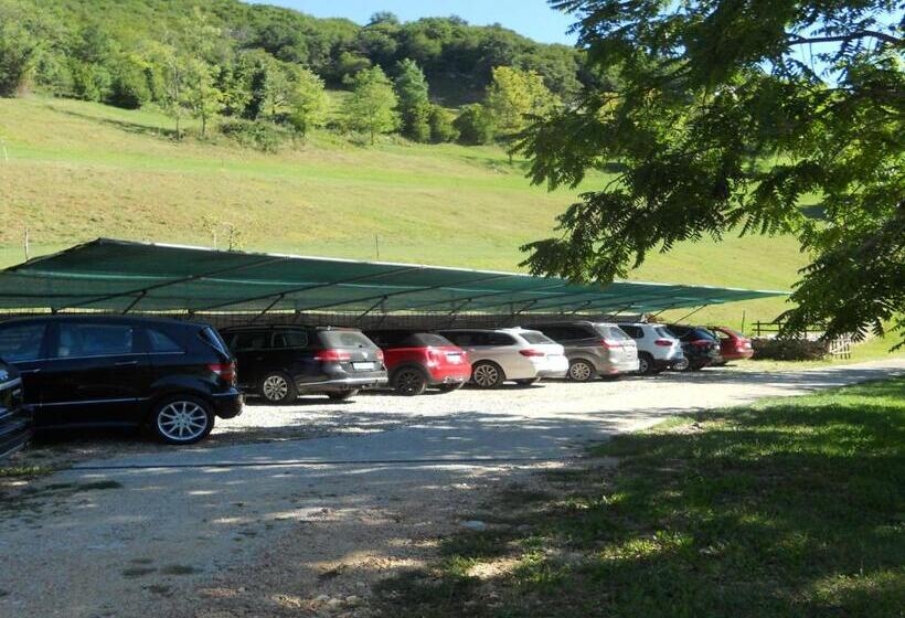 בית מלון כפרי Agriturismo Lusani