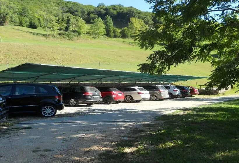 هتل Agriturismo Lusani