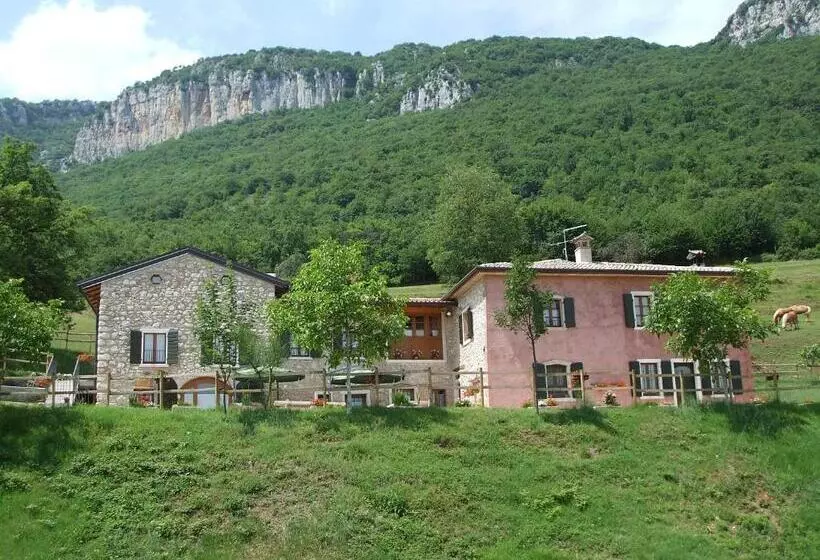 هتل Agriturismo Lusani