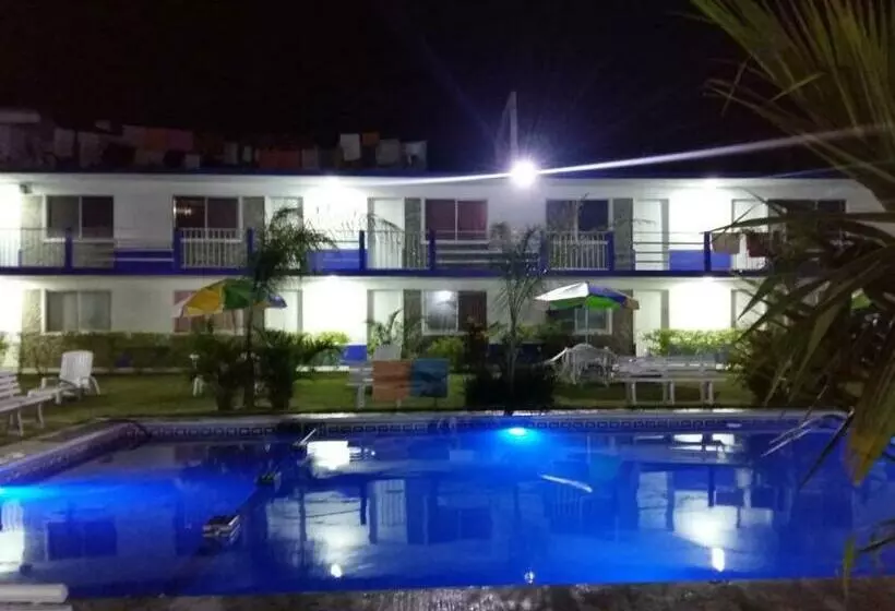 ホテル Playa Krystal
