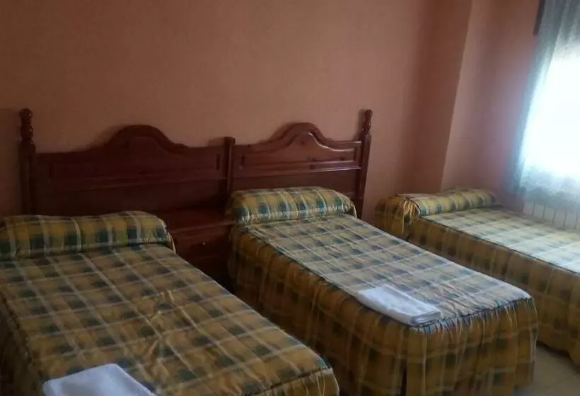 ペンション Hostal Restaurante San Millan