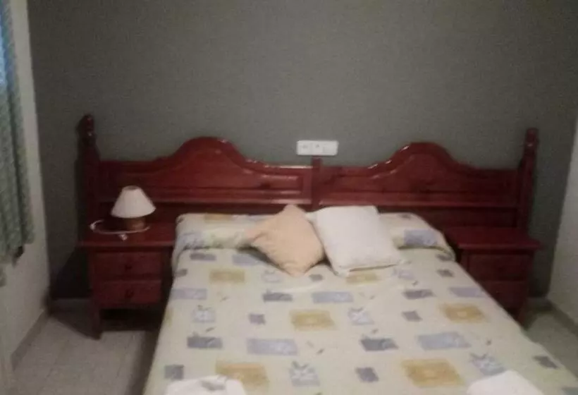 ペンション Hostal Restaurante San Millan