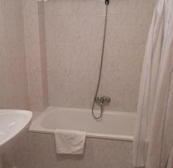 بنسيون Hostal Restaurante San Millan