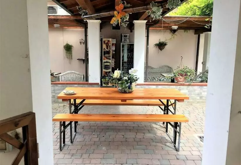 ペンション I Girasoli Di Migliarino