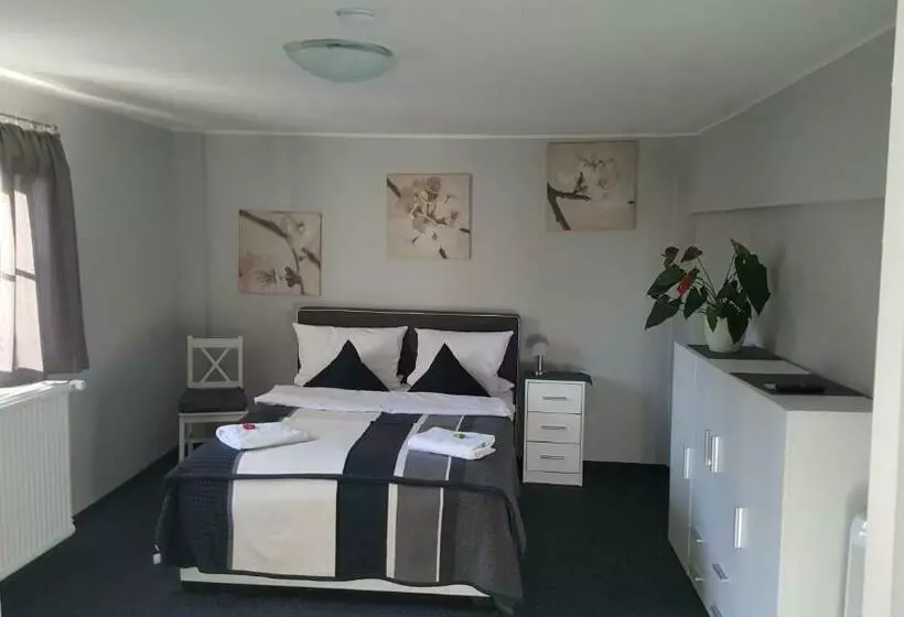 Retkeilymaja Em Dorfkrug