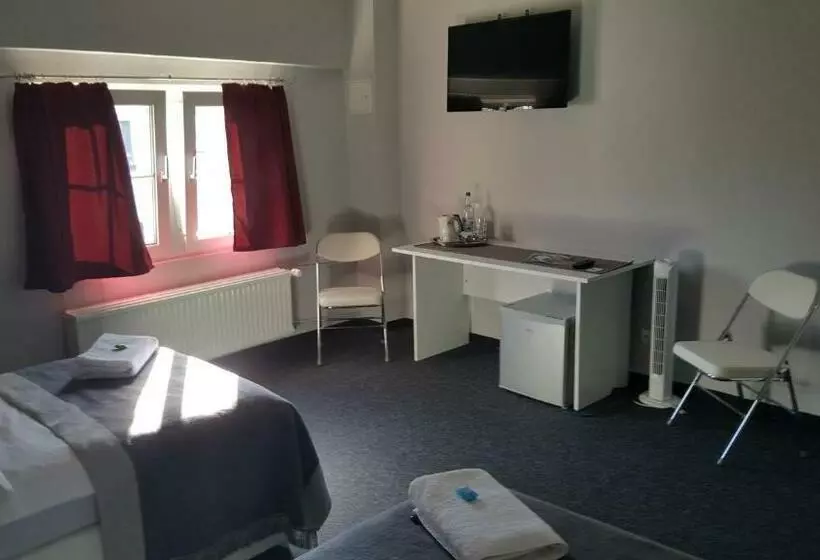 Retkeilymaja Em Dorfkrug