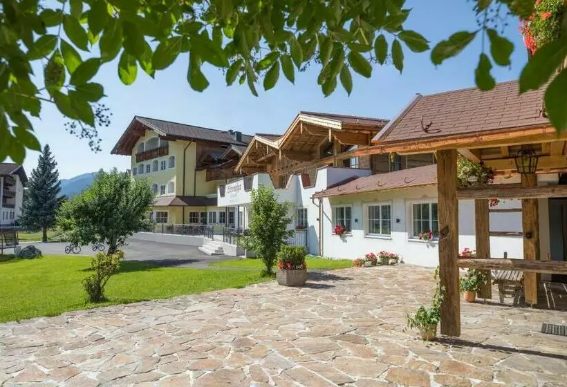 Aparthotel Paradies   Schrempfgut